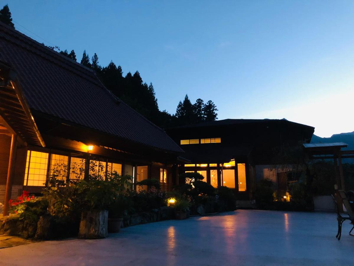 Kazuraya Hotel Miyoshi  Buitenkant foto