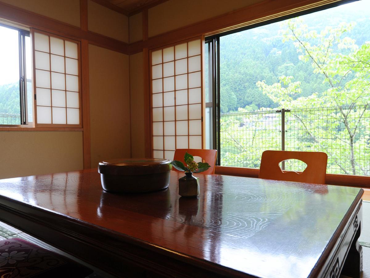 Kazuraya Hotel Miyoshi  Buitenkant foto
