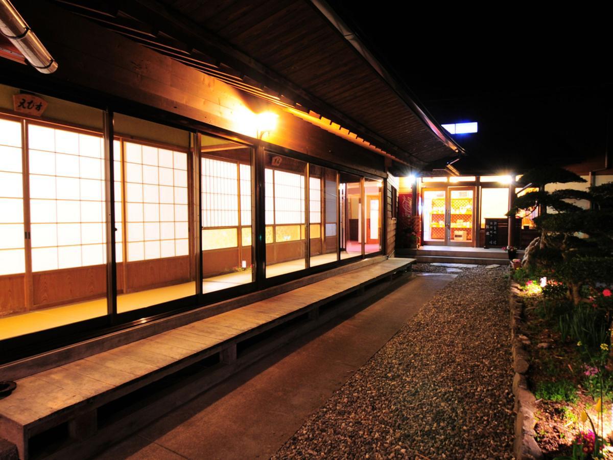 Kazuraya Hotel Miyoshi  Buitenkant foto